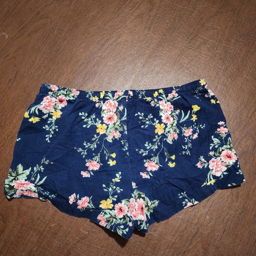 Old Navy Blue and Pink Shorts with Floral Design - Picture 7 of 7